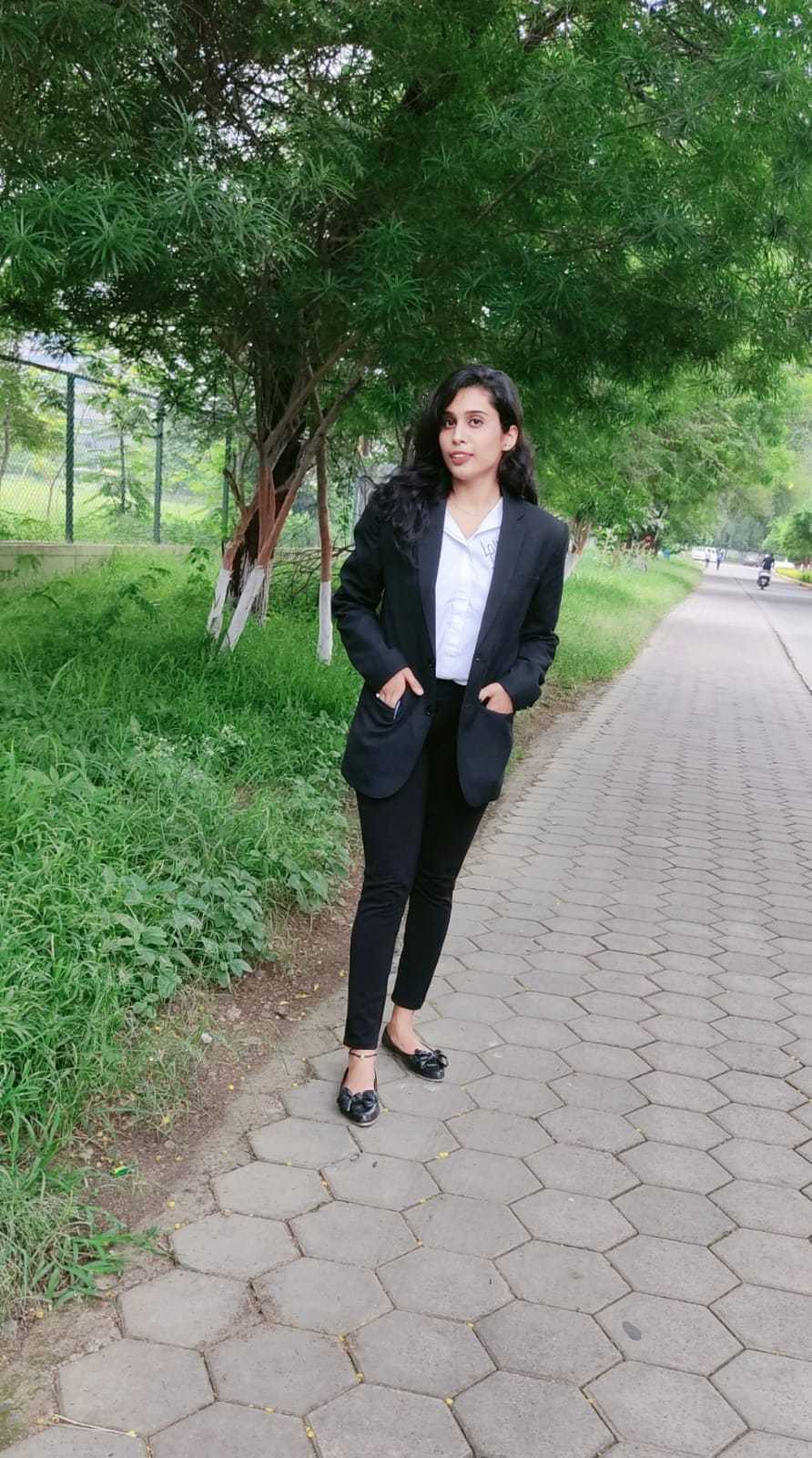 What made a girl from Rewa pursue Digital Marketing even after completing her LLB.